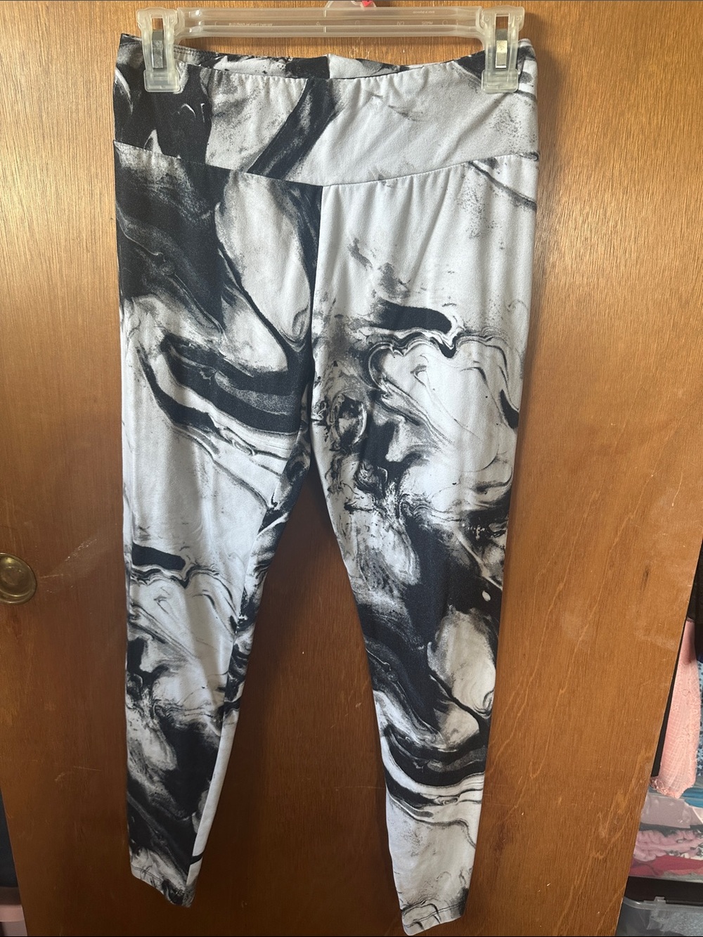 eye candy Black & White Marble Leggings